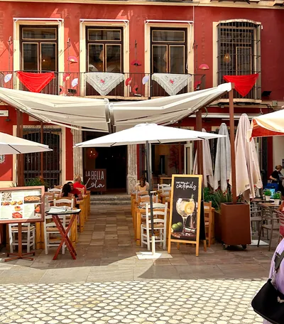 La Bella Lola Plaza del Carbón